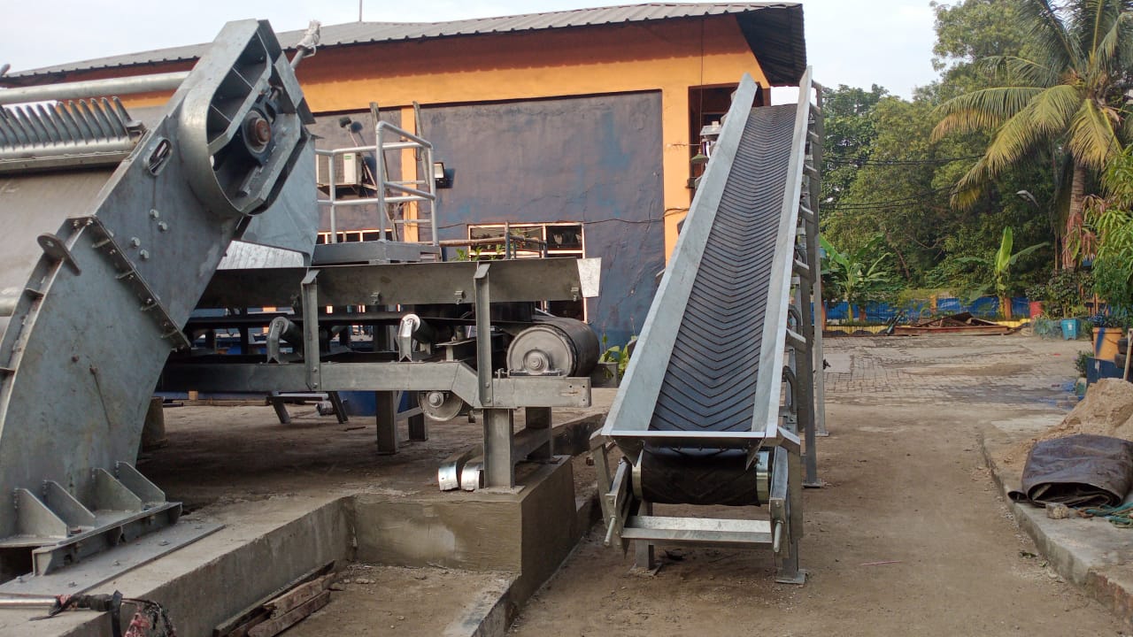 INCLINED CONVEYOR